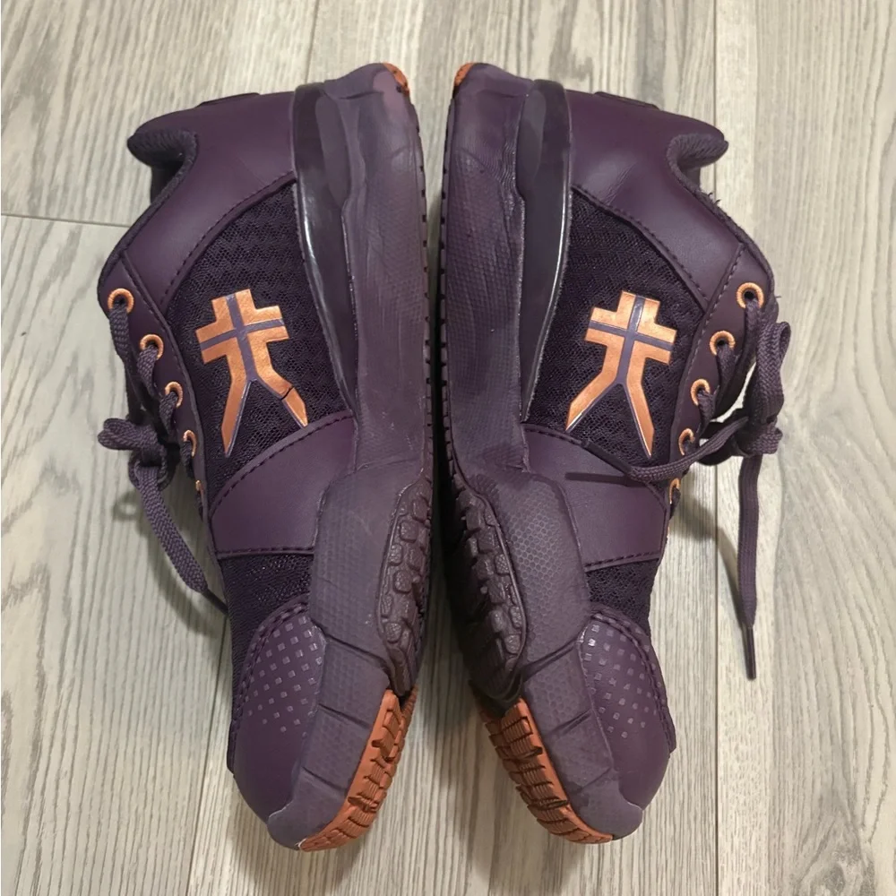 KURU Quantum Sneaker Women’s Size 9.5